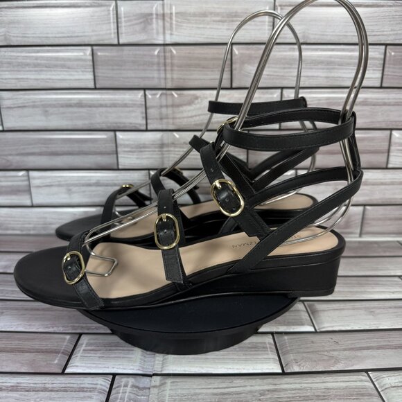 Stuart Weitzman Women's Black Leather Grecian Buckle Wedge Sandals Size 7-NEW - Picture 3 of 8